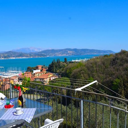 Апартаменты Wonderful Sea View - Terrace And Parking Феццано Экстерьер фото