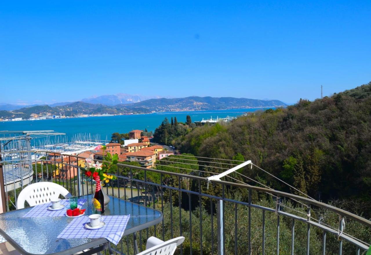 Апартаменты Wonderful Sea View - Terrace And Parking Феццано Экстерьер фото