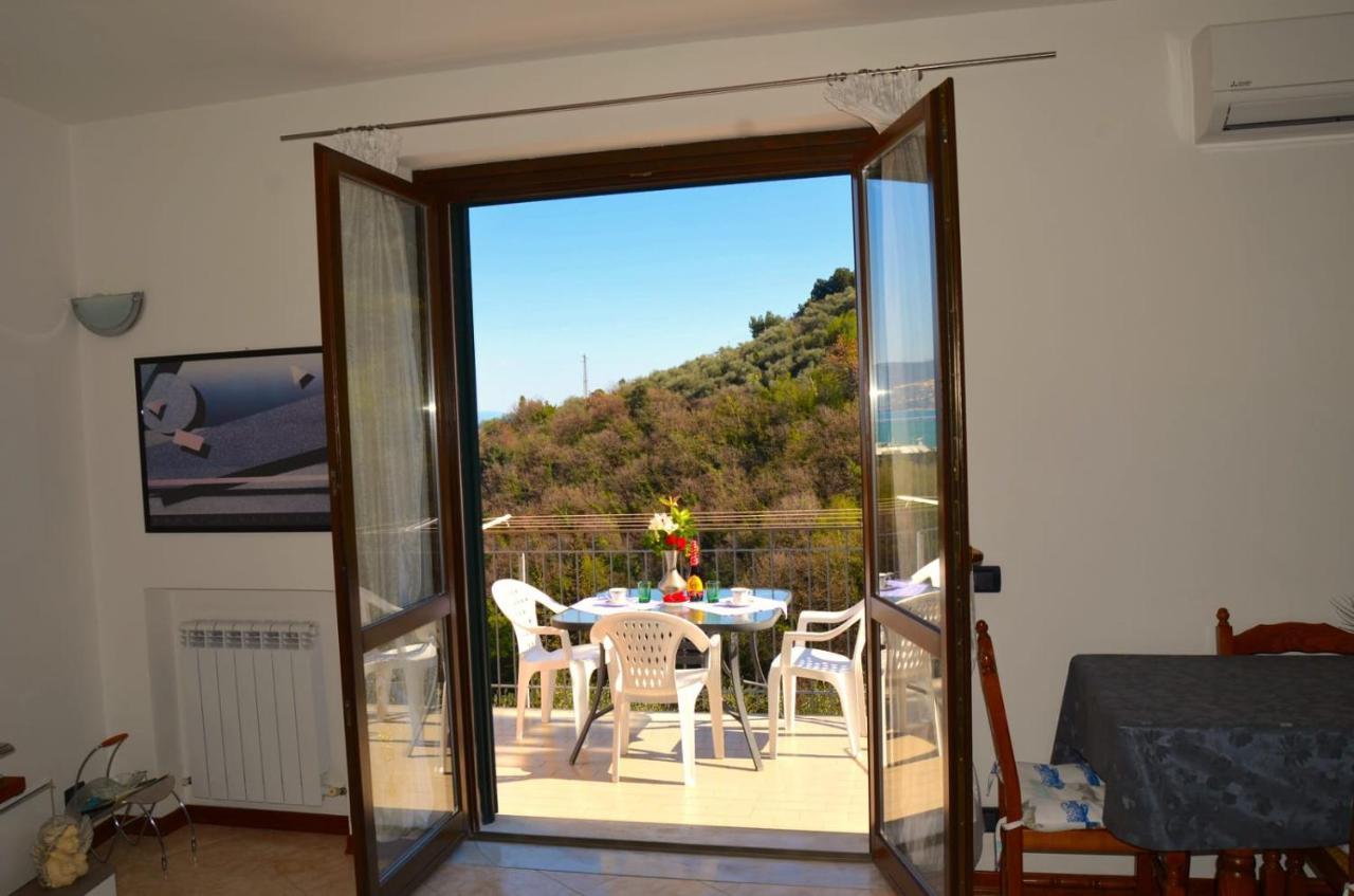 Апартаменты Wonderful Sea View - Terrace And Parking Феццано Экстерьер фото
